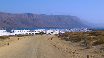 济宁护驾山好玩吗（邹城护驾山山风景区怎么样）