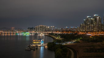 泸沽湖一半在云南一半在四川（泸沽湖一半在云南一半在四川右手喝生女儿）