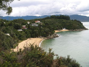 云南半月湾风景区（云南半月湾风景区介绍）